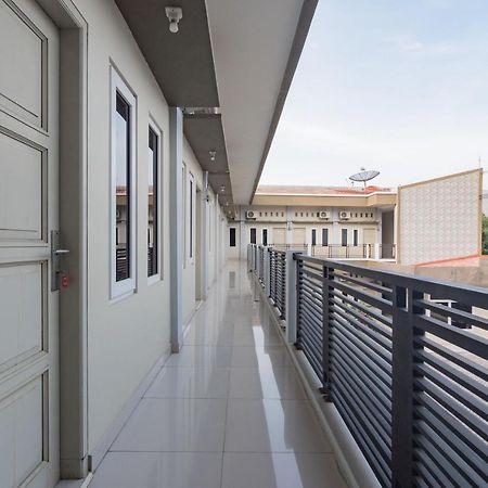 Reddoorz Plus Syariah @ Tuparev Cirebon 3 Exterior photo