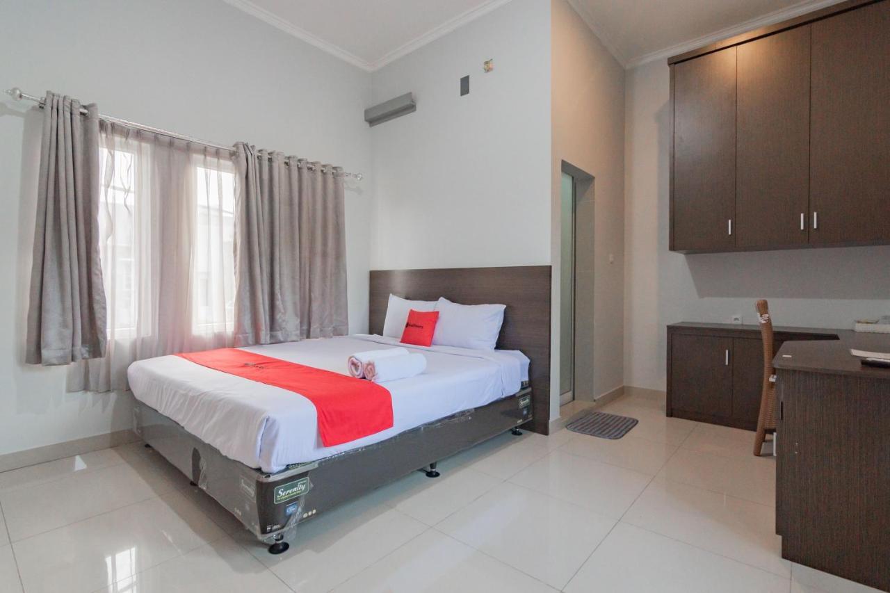 Reddoorz Plus Syariah @ Tuparev Cirebon 3 Exterior photo