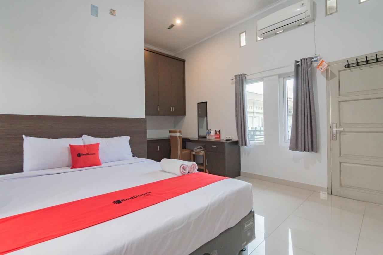 Reddoorz Plus Syariah @ Tuparev Cirebon 3 Exterior photo