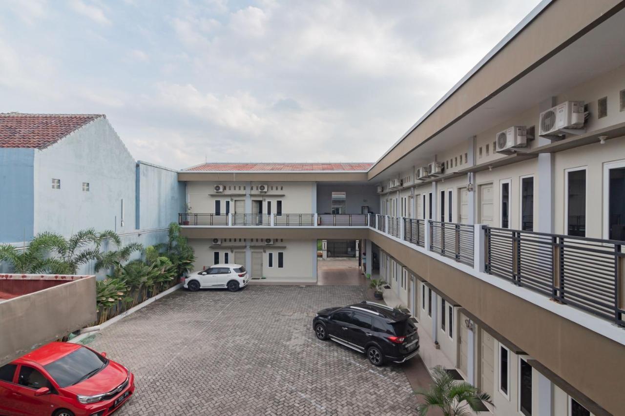 Reddoorz Plus Syariah @ Tuparev Cirebon 3 Exterior photo
