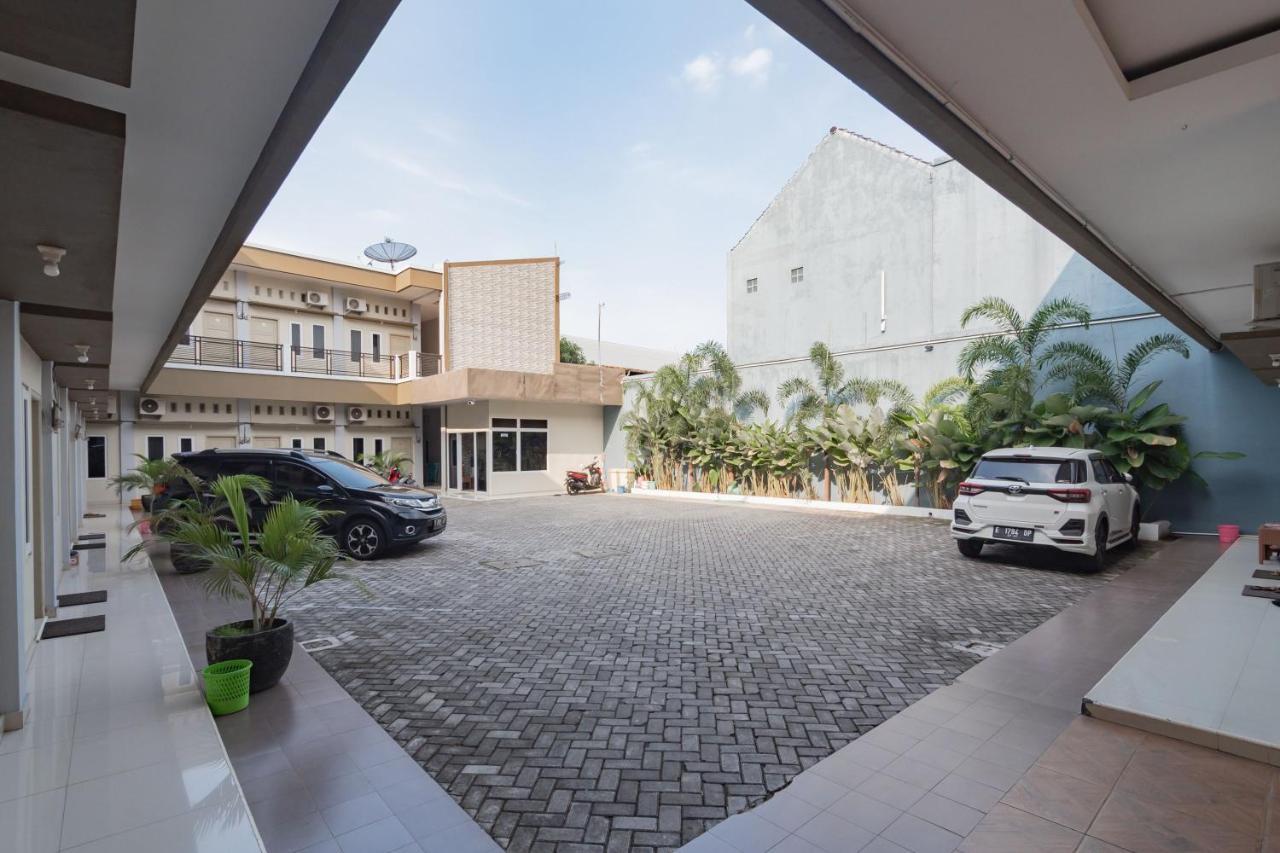 Reddoorz Plus Syariah @ Tuparev Cirebon 3 Exterior photo